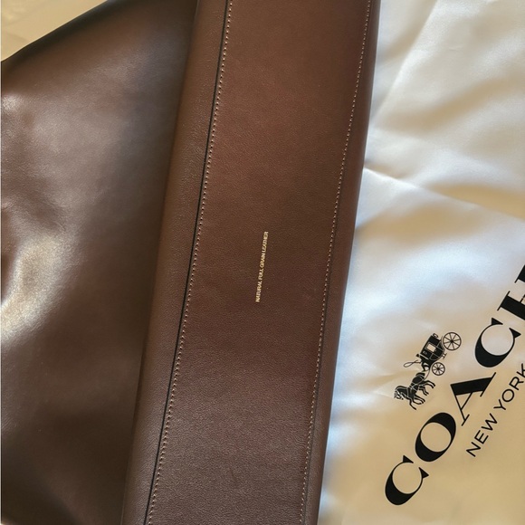 COACH Brooklyn 39 Hobo NWT Maple Brown - Picture 10 of 11